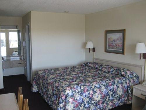 Sunset Inn Jacksonville Bilik gambar
